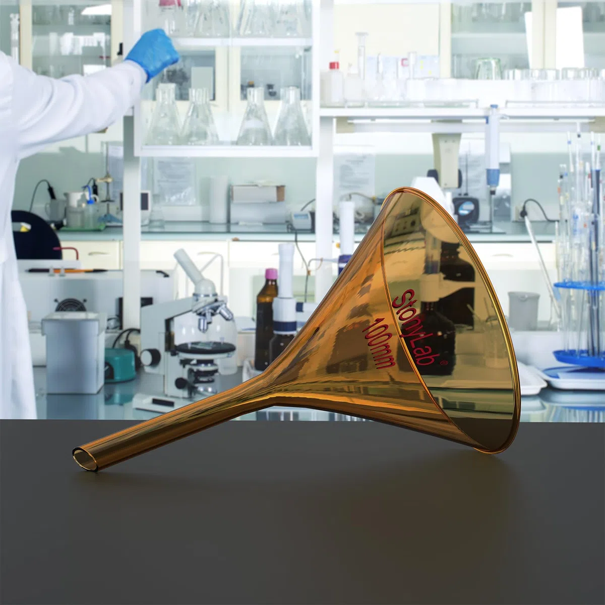 stonylab Bernsteinfarbener Borosilikatglas-kurzstieltrichter, 100 mm Außendurchmesser Und 65 mm Stiellänge, Hitzebeständig für Laborfiltration & Flüssigkeitstransfer, 1 Pack
