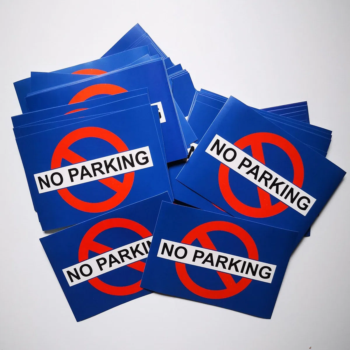 30 Aufkleber für Parkverbot. Verbotenes Parken. Schwer zu entfernende Sticker. Sehr abschreckend