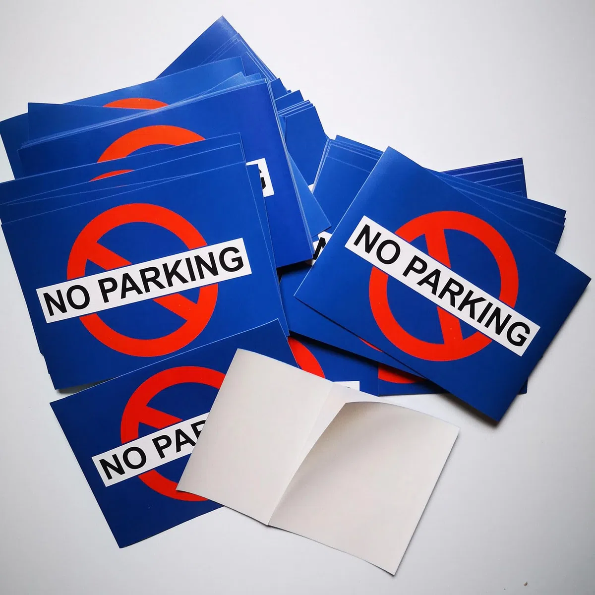 30 Aufkleber für Parkverbot. Verbotenes Parken. Schwer zu entfernende Sticker. Sehr abschreckend